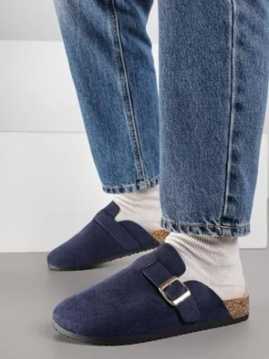 Granatowe Klapki z Ozdobnym Paskiem i Klamrą Calevelis