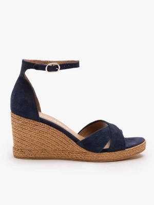 Granatowe sandały na koturnie Ryłko