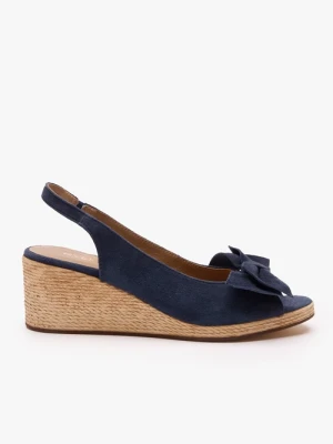 Granatowe sandały na koturnie z kokardą Ryłko
