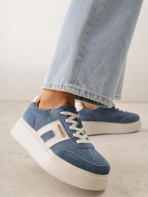 Granatowe Skórzane Sneakersy na Grubej Podeszwie Zdobione Drobną Perforacją Serinatea goodin