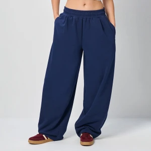 Granatowe spodnie dresowe barrel z wysokim stanem House