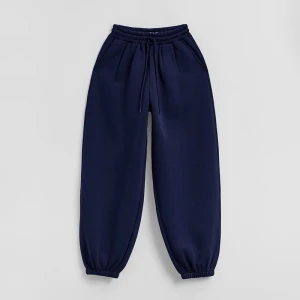 Granatowe spodnie dresowe basic o kroju jogger House
