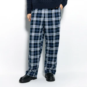 Granatowe spodnie w białą kratę z prostą nogawką House