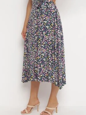 Granatowo-Żółta Midi Spódnica z Wiskozy w Kwiatowy Print z Materiałowym Paskiem Omona rosa