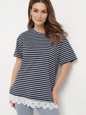 Granatowy T-shirt Bawełniany w Paski z Ozdobną Koronką Priscaia palma