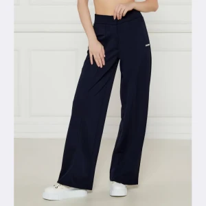 GUESS ACTIVE Spodnie dresowe AMARYLLIS | Relaxed fit