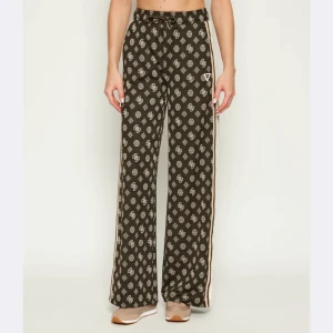 GUESS ACTIVE Spodnie dresowe PEONY | Straight fit