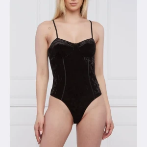 GUESS Body RARIAH | Slim Fit