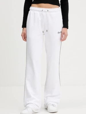 Guess Jeans spodnie dresowe bawełniane damskie kolor biały z aplikacją W5YB32 K68I4
