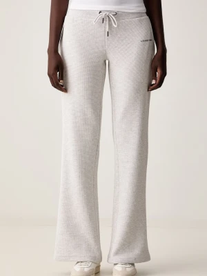Guess Jeans spodnie dresowe damskie z bawełną szary