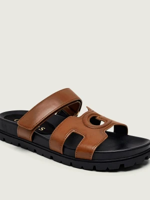 Guess Klapki FASHIEY brązowy