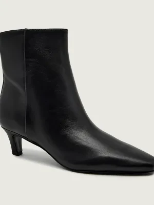 Guess Skórzane botki na szpilce IDREENA
