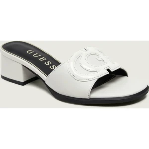 Guess Skórzane klapki na słupku CERINNA