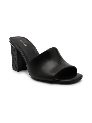 Guess Skórzane klapki YELLA