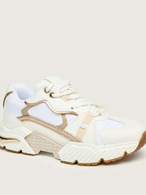 Guess Sneakersy CARRLI6 biały