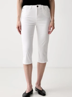 Guess spodnie capri damskie z lyocellem CAROLYN biały