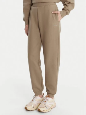 Guess Spodnie dresowe V6RB15 K9V31 Beżowy Regular Fit