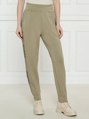 GUESS Spodnie dresowe VICTOIRE | Regular Fit