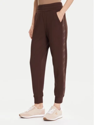 Guess Spodnie dresowe W5YB11 KBYE2 Brązowy Regular Fit