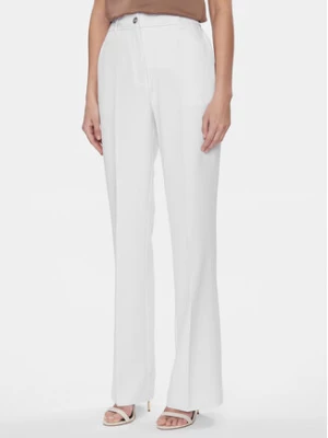 Guess Spodnie materiałowe W4RB30 WFWX2 Biały Slim Fit