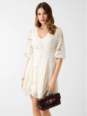 Guess Sukienka codzienna 181239 Biały Classic Fit