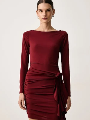 Guess sukienka drapowana LUCY bordowy