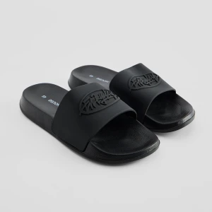 Gumowe klapki z motywem w stylu graffiti House