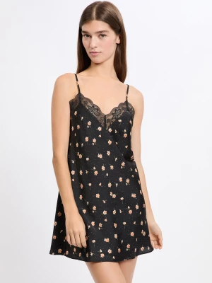 Satynowa halka nocna w kwiatowe wzory z detalami z koronki Etam