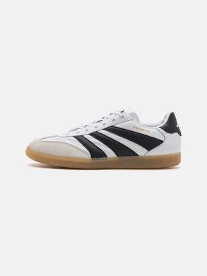 Halowe buty piłkarskie Adidas czerwony