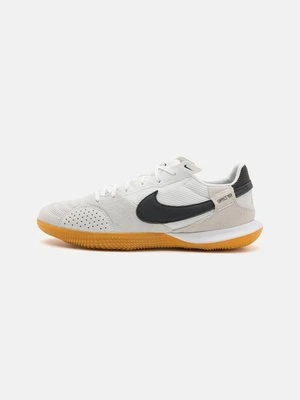 Halowe buty piłkarskie Nike Performance