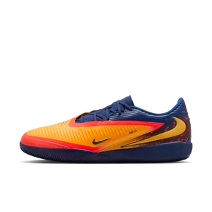 Halowe buty piłkarskie Nike Phantom 6 Low Academy „Erling Haaland” - Pomarańczowy