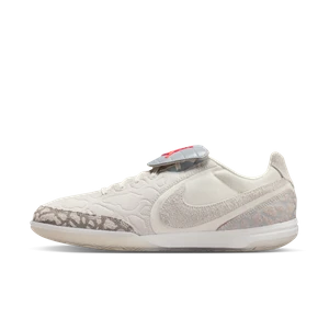 Halowe buty piłkarskie z niską cholewką Jordan Tiempo Streetgato SE - Szary