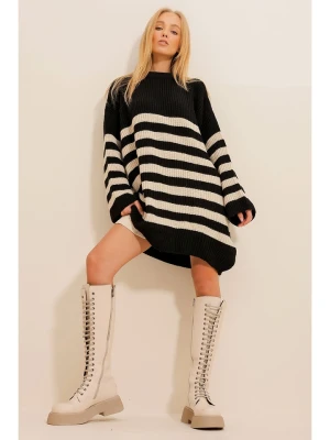 Happiness Istanbul Sweter w kolorze czarnym rozmiar: onesize