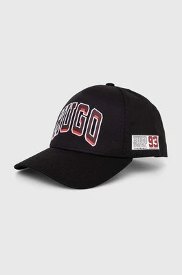 HUGO czapka z daszkiem bawełniana kolor czarny z nadrukiem 50513381