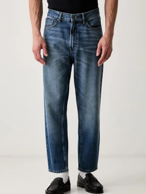 HUGO jeansy relaxed fit męskie HUGO niebieski