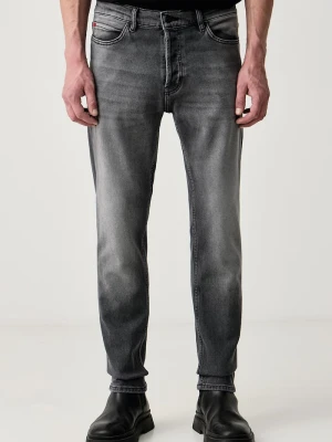 HUGO jeansy tapered męskie szary
