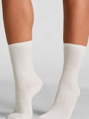 Hunkemöller Prążkowane skarpetki modalne Crew Biały