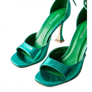 Inna Zielone błyszczące sandały na szpilce z paskiem Delinda