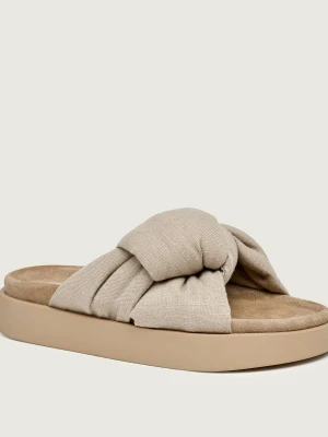 INUIKII Lniane klapki Oversized Linen Knot | zamsz beżowy