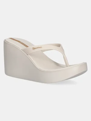 Ipanema japonki HIGH FASHION damskie kolor beżowy na koturnie 83626-BD952