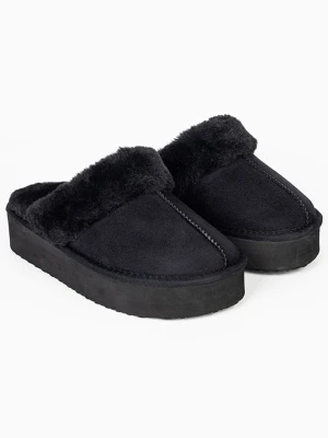 ISLAND BOOT Kapcie "Emesta" w kolorze czarnym rozmiar: 37