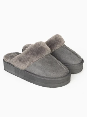 ISLAND BOOT Kapcie "Emesta" w kolorze szarym rozmiar: 39