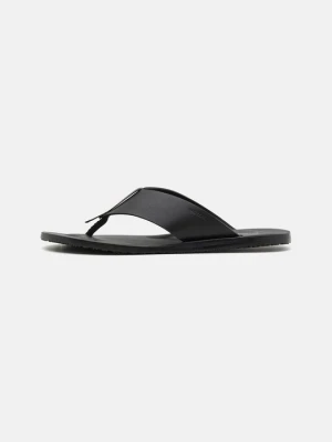 Japonki Stuart Weitzman czarny