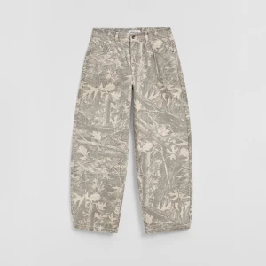 Jasne spodnie baggy we wzór camo House