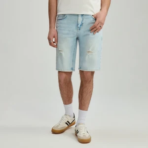 Jasne szorty jeansowe z przetarciami House