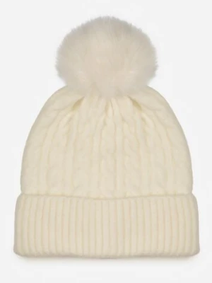 Jasnobeżowa Czapka z Pomponem Zdobiona Warkoczowym Splotem Vetizare