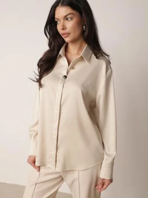 Jasnobeżowa Elegancka Koszula Satynowa z Ozdobnymi Guzikami Yasura m&d fashion