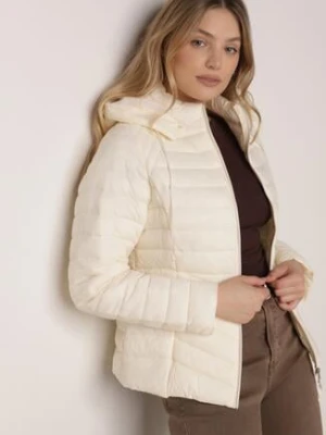 Jasnobeżowa Klasyczna Kurtka Przejściowa z Pikowaniem i Odpinanym Kapturem Pretiella jstyle