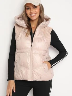 Jasnobeżowa Pikowana Kamizelka z Kapturem i Ściągaczami Timorae swest