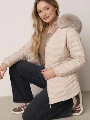 Jasnobeżowa Pikowana Kurtka Przejściowa z Kapturem i Ściągaczami po Bokach Fezika j.style